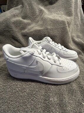 *Brand New* Nike Air Force 1 Low Triple White Size 8 Women